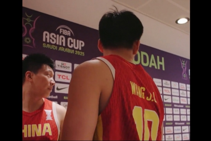 开云登录-澳大利亚在通道里大喊庆祝 王俊杰回头望了一眼 满脸不甘