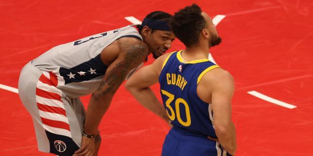 开云平台-库里PK比尔引众人关注 得分王之争却变成打铁大战